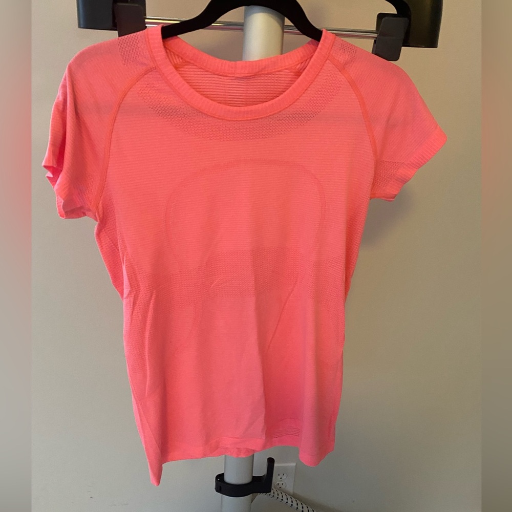 Lululemon swiftly tech short sleeve top